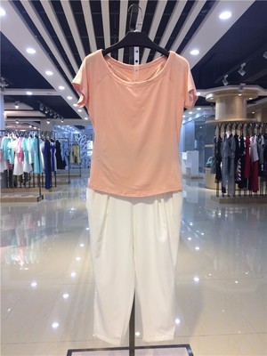 聚焦優(yōu)質(zhì)貨源 哥弟太平鳥品牌折扣女裝剪標(biāo)秋冬款，廣州季歌服飾女式襯衫全方位解析